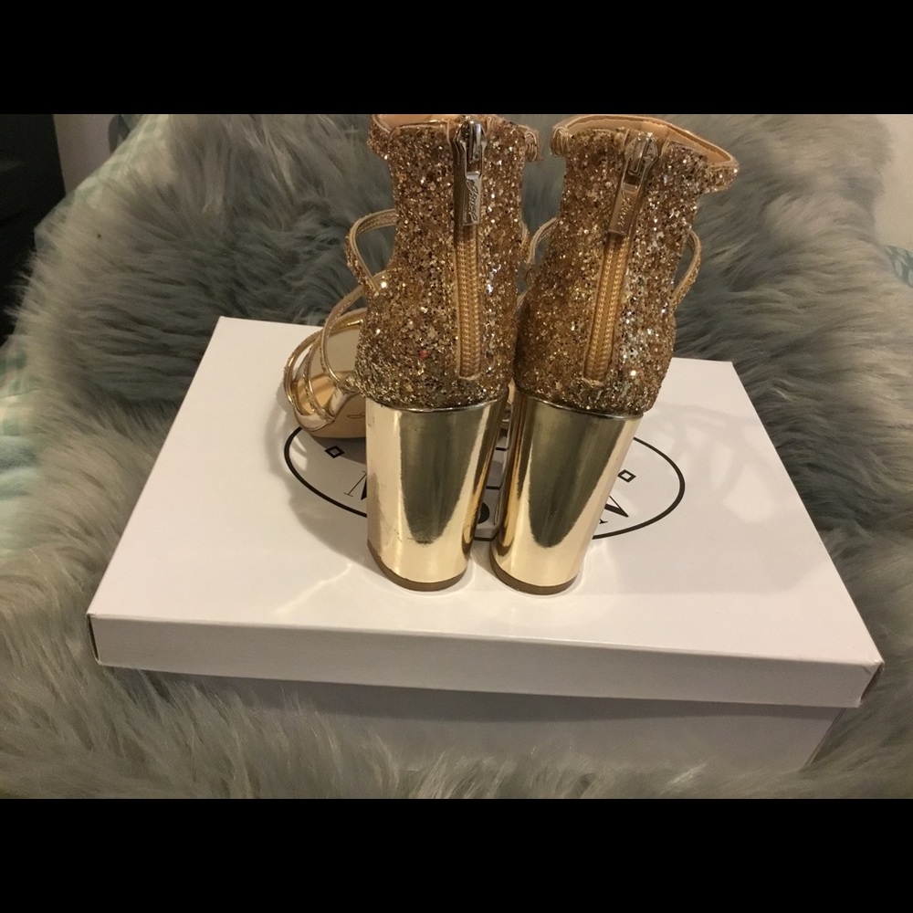 Shoe - Picture 2 of 3